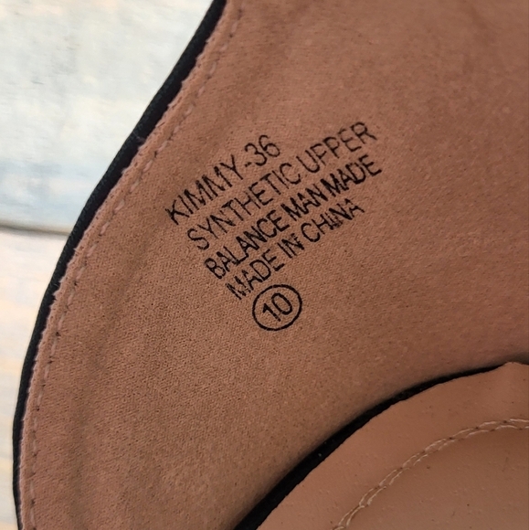 Chase + Chloe Black Kimmy Heeled Faux Leather Heel - Picture 3 of 11